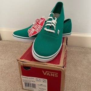 BRAND NEW Vans
